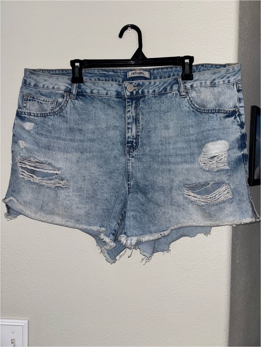 Refuge+ Distressed Denim Shorts Size 20 Heavy Destruction Frayed Light Wash